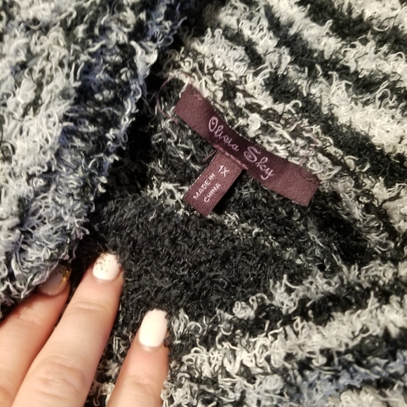 Sweater - Picture 2 of 3